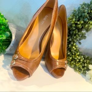 Nine West cognac leather oxford style heels sz. 9